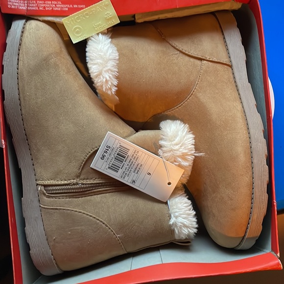 Girls' Haiden Microsuede Fleece Ankle Boots - Picture 5 of 5